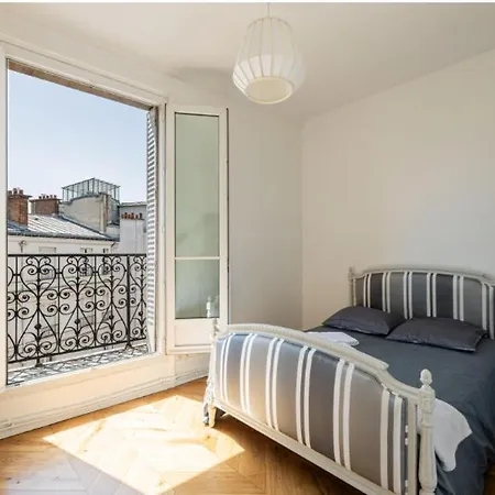 شقة Vue Tour Eiffel Et 5 Minutes Des Champs-elysees 2 16 Etoile *