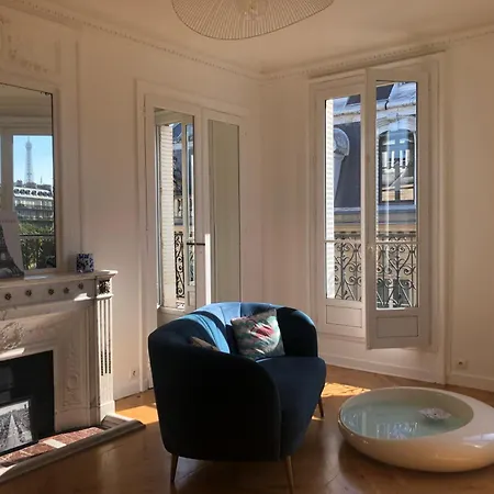 Vue Tour Eiffel Et 5 Minutes Des Champs-elysees 2 16 Etoile