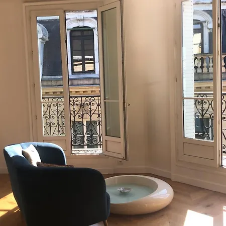 Vue Tour Eiffel Et 5 Minutes Des Champs-elysees 2 16 Etoile Apartamento
