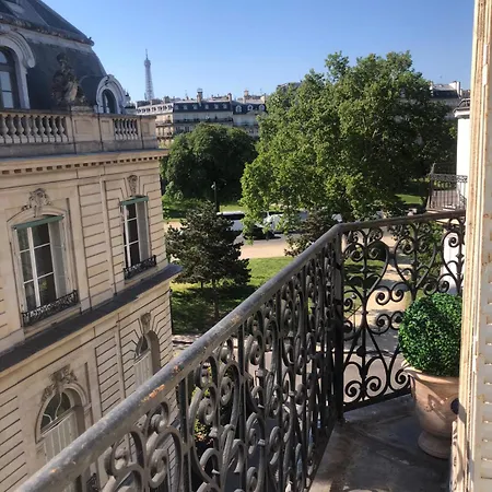 شقة Vue Tour Eiffel Et 5 Minutes Des Champs-elysees 2 16 Etoile *
